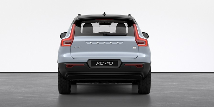 XC40리차지-후면부