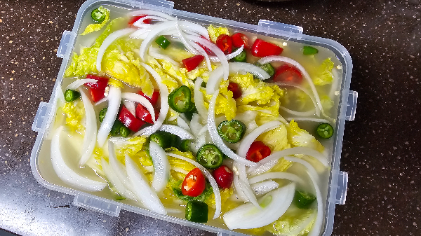 통에 담아 육수 부어주면 완성