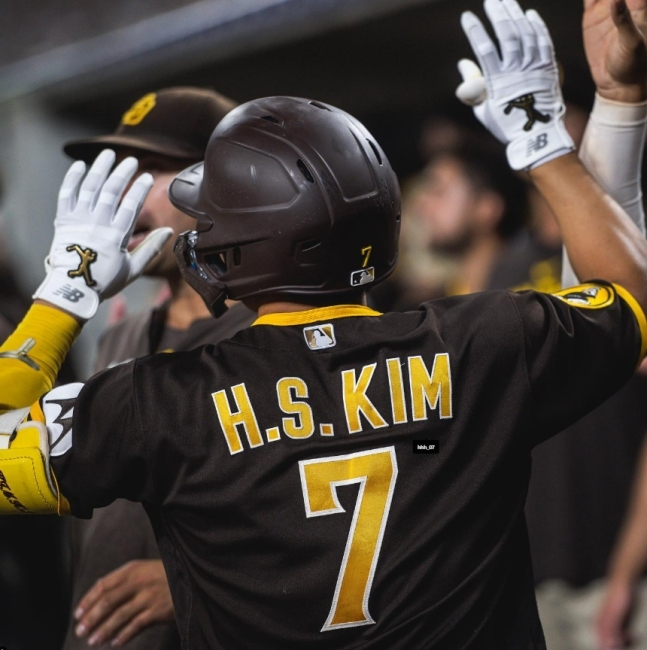  MLB 김하성 15경기 연속안타기록 멀티출루 3도루