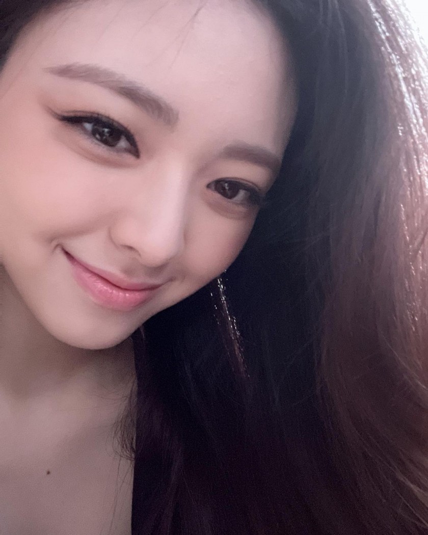  ITZY 유나 인스타그램 6월 사진
