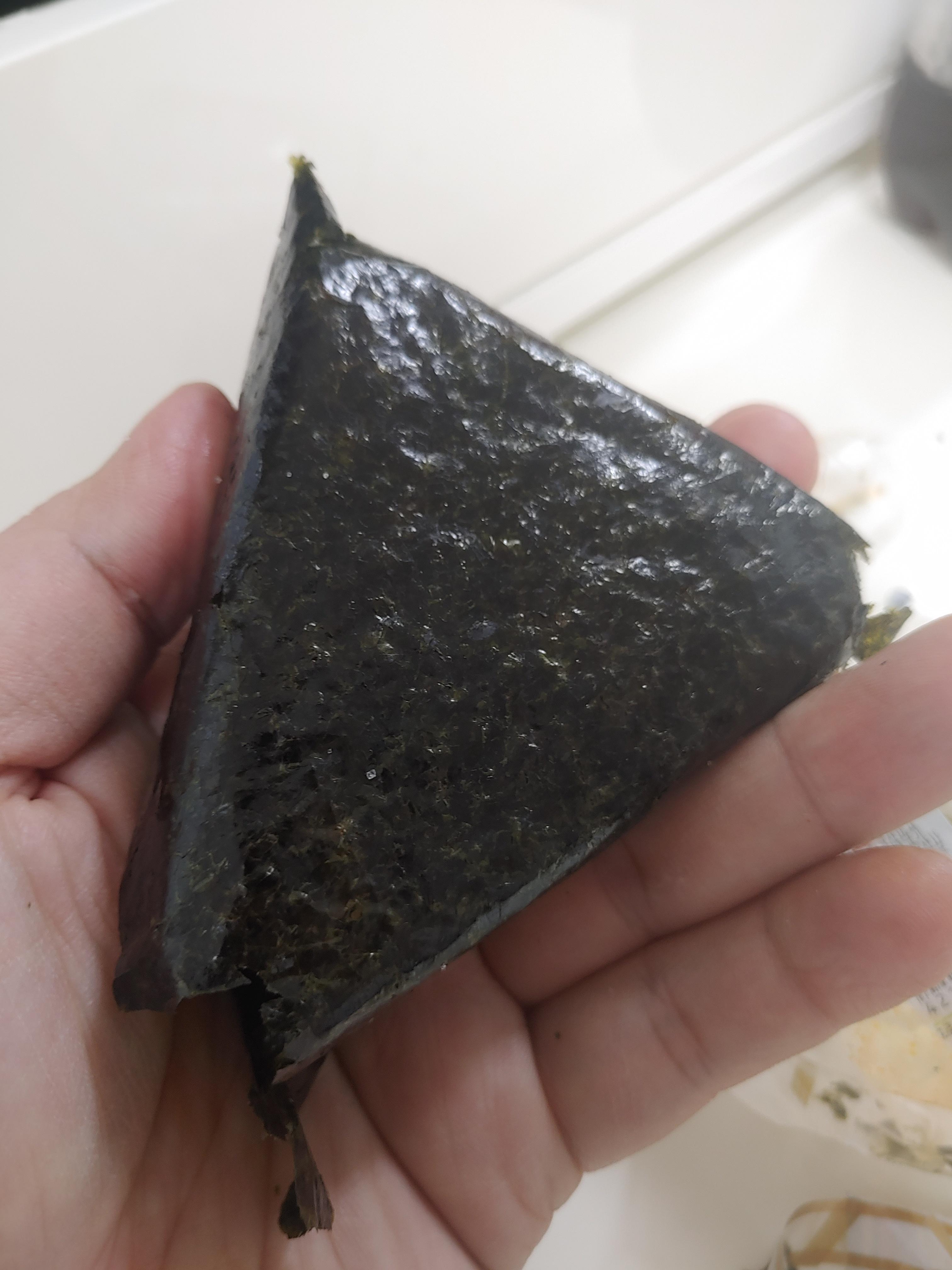  CU 편의점 최애 삼각김밥 소고기 전주비빔과 리챔참치마요 후기