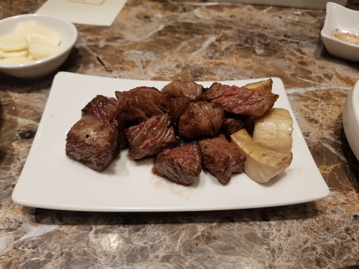호치민 2군 타오디엔 프리미엄 소고기 전문점 Kitchen Seoul - 와규 꽃살