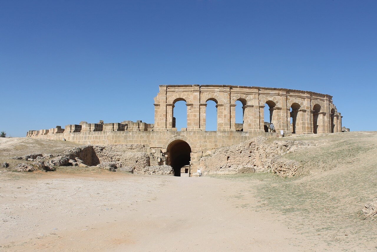 명소와 유적지 탐험&#44; 여행의 숨겨진 보물&#44; 로마- 유적지- 사진