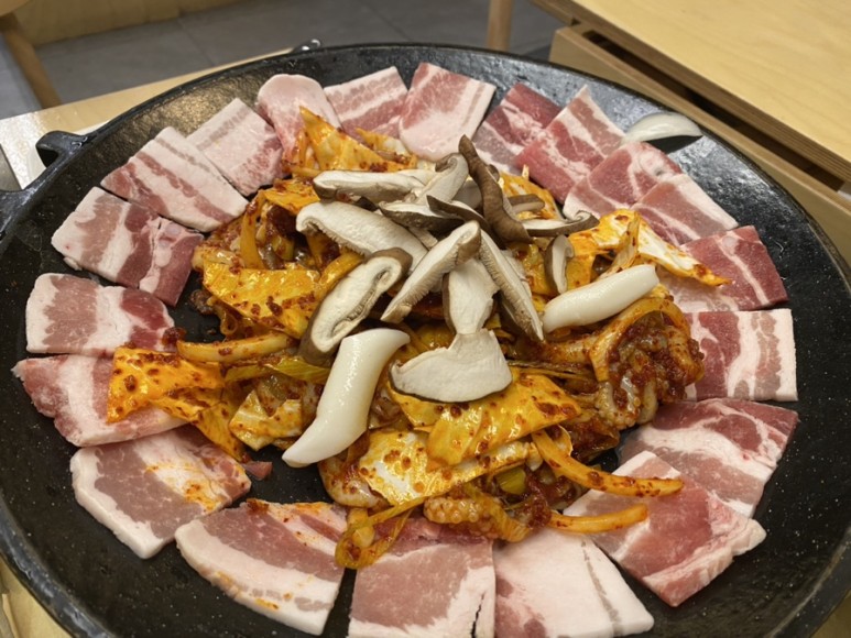  [멜블 탐방] 발산역 마곡 근처 저녁 쭈꾸미 삼겹살 맛집 (작은정원 쭈꾸미 밥집 철판)