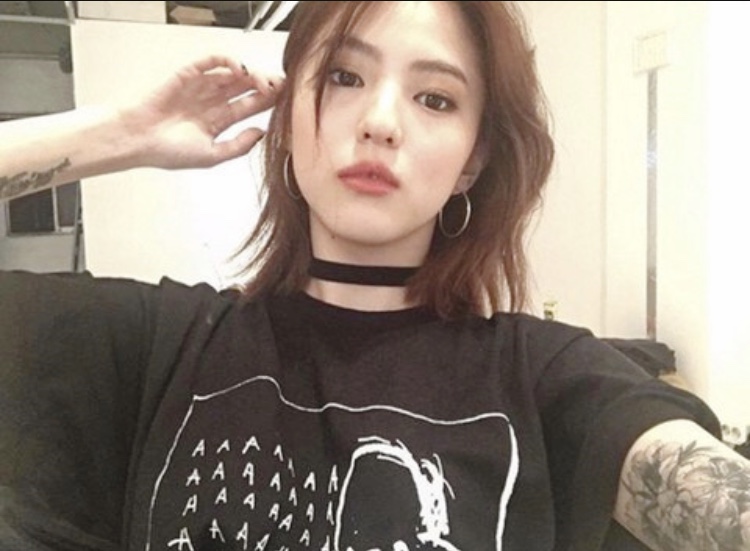  한소희 타투, 담배(불륜녀 여다경) 부부의세계 흥행으로 이슈 중심