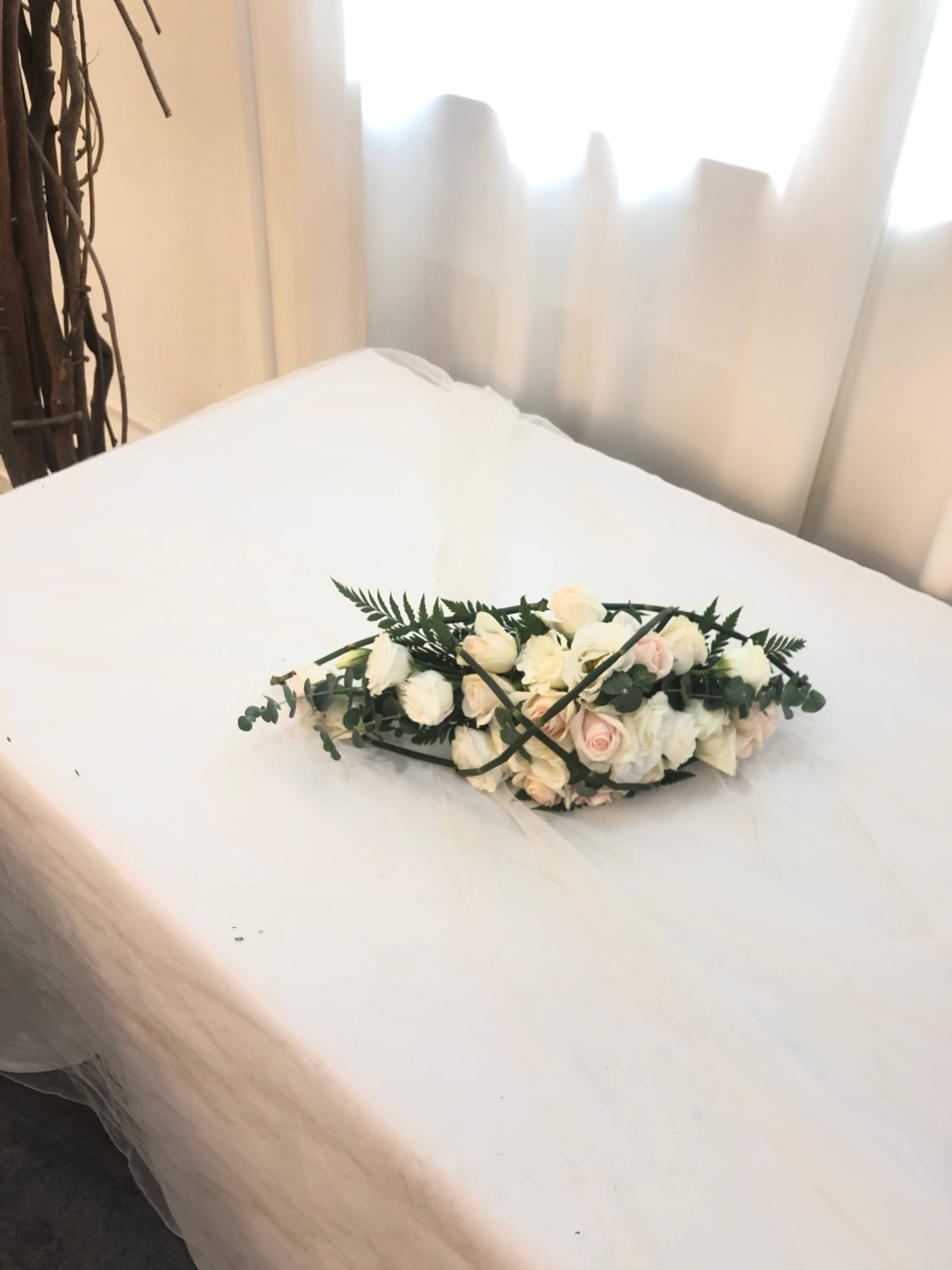  초승달형 부케 (Crescent bouquet)
