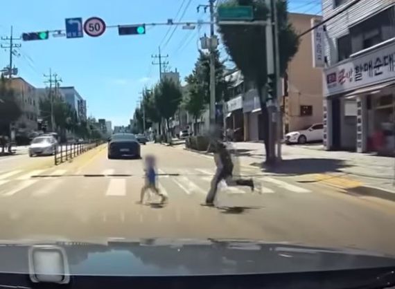 "교통사고로 보조 다리 없이 걸을 수 없었던 아빠와 나는" 4년 후 어느 날 아빠가 건넨 한마디에 주저앉아 오열하고 말았습니다.
