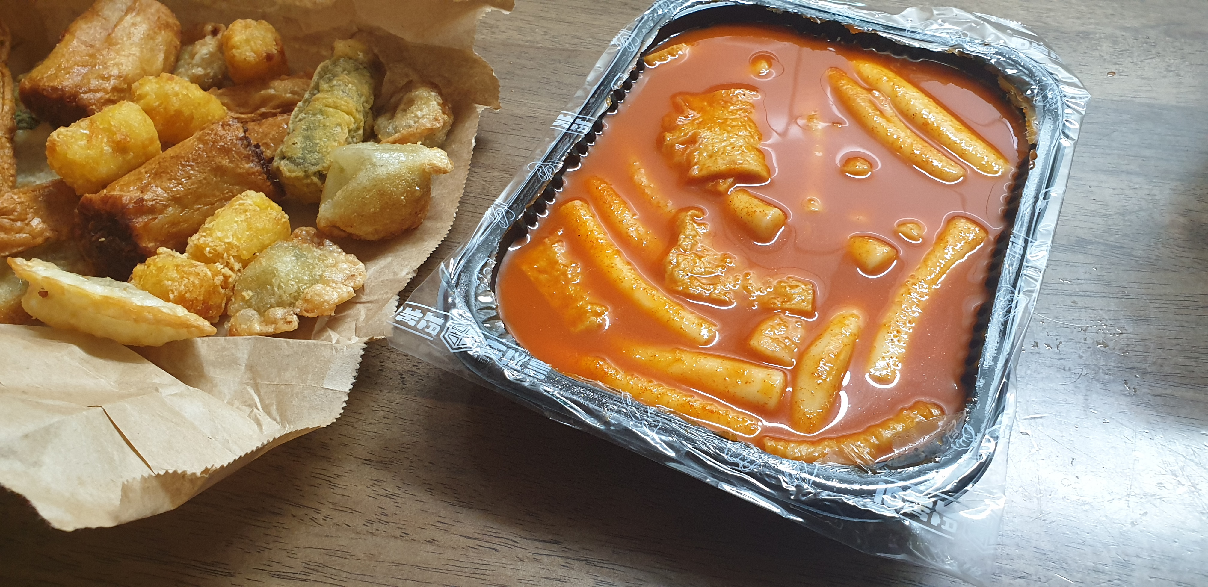  [문정] 을찌로 국물 떡볶이 - 을찌로국물떡볶이, 모듬튀김