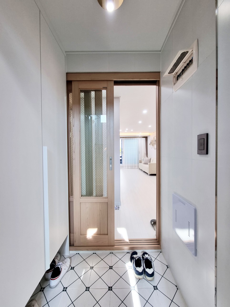 2룸, 3룸 대형테라스까지~ 성균관대역 도보권 수원 율전동 신축 빌라 1.5룸, 10