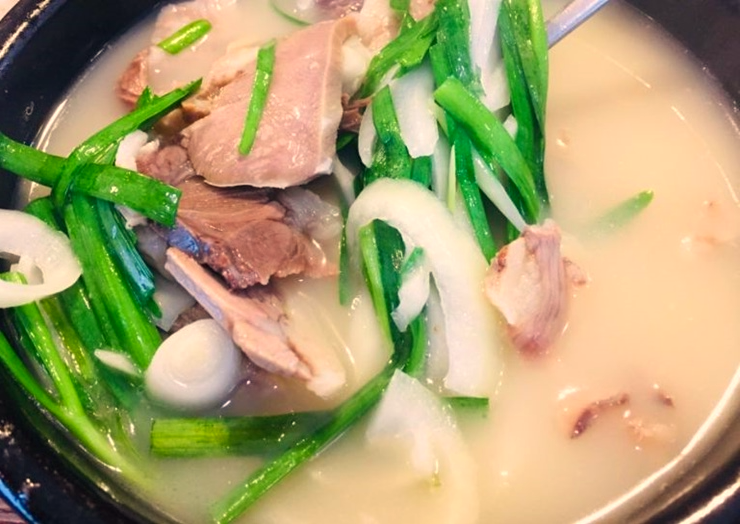 돼지국밥-고기