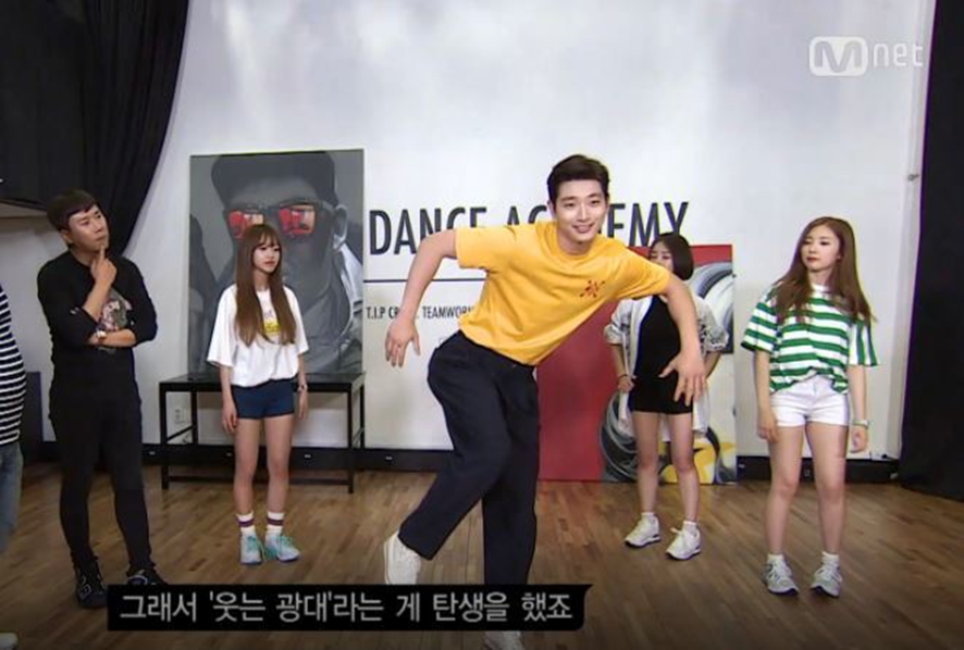 10년만에 완전체로 무대 나와서 과거 흑역사 파묘하는 2AM | 인스티즈