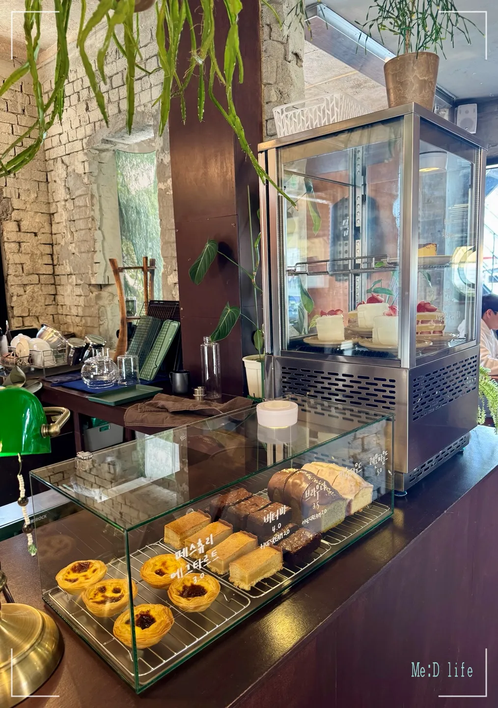 김해-봉리단길-카페-니치니치커피샵-메뉴-디저트-케이크-에그타르트-버터바-파운드-브라우니