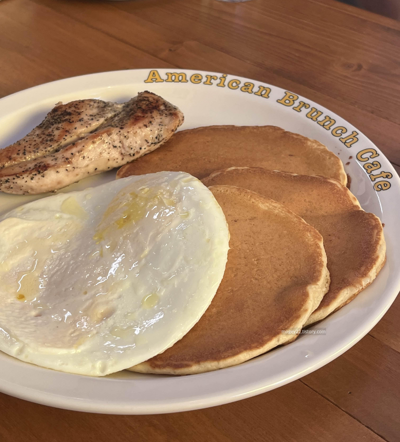 Meat&Egg With Pancakes