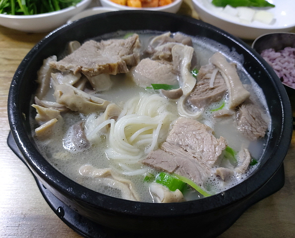 돼지국밥
