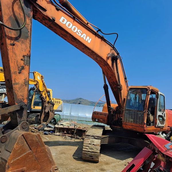  두산 솔라 S290LC 2003년식 2500만원 판매합니다.