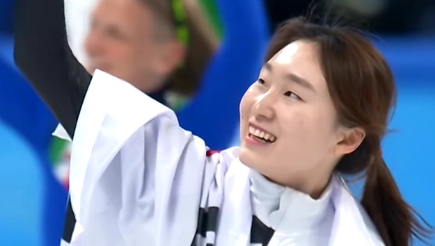  베이징 올림픽 금메달 최민정 포상금 약 4억원으로 추정, 연금 100만원은 이미 수령중
