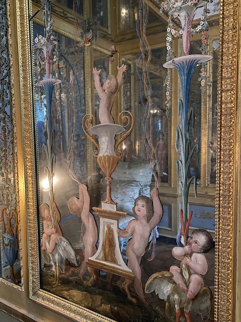 오텔드라마린-거울의방-천사-장식그림