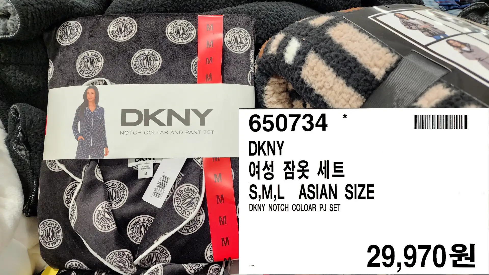 DKNY
여성 잠옷 세트
S&#44;M&#44;L ASIAN SIZE
DKNY NOTCH COLOAR PJ SET
29&#44;970원