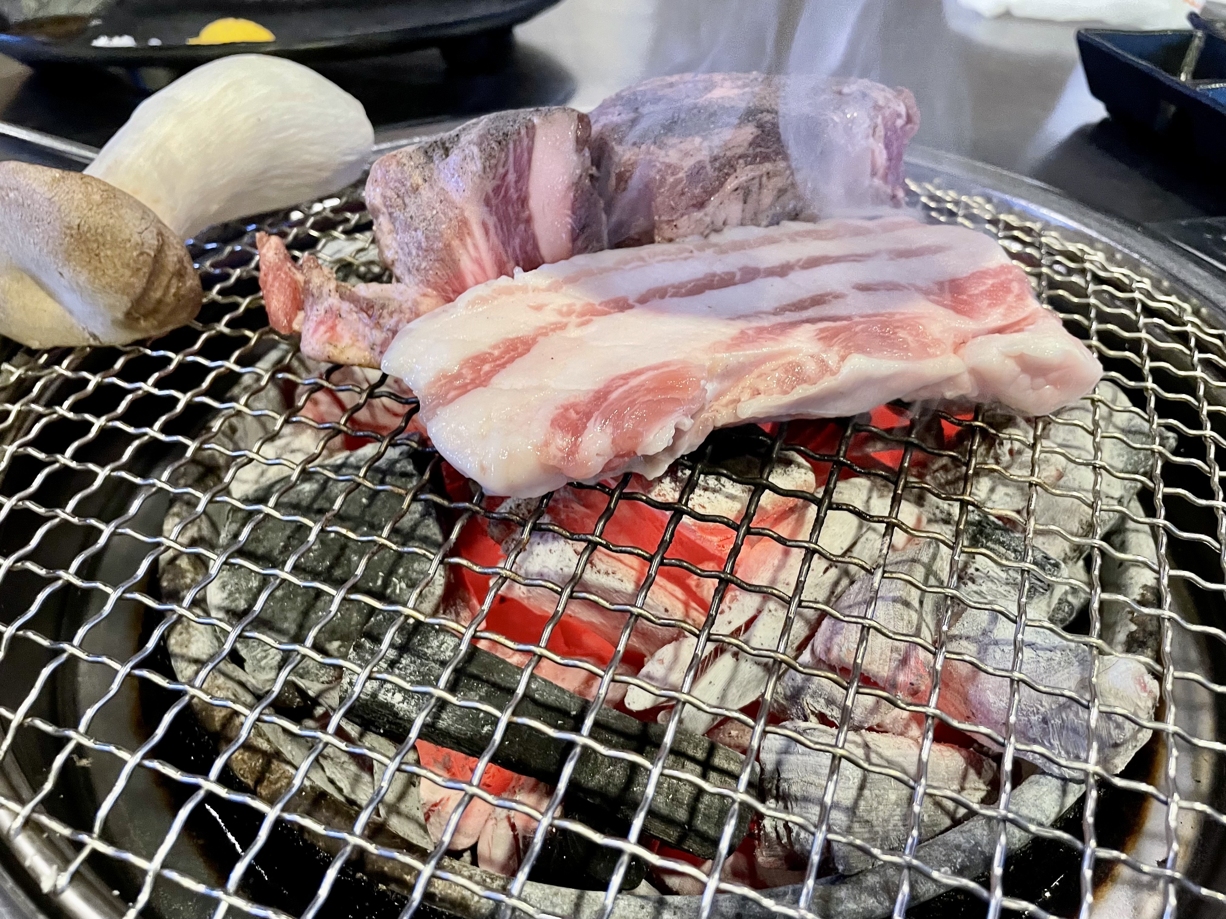 두건쓴형제 이미지