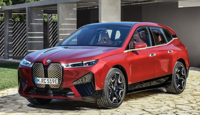 BMW iX-측면부
