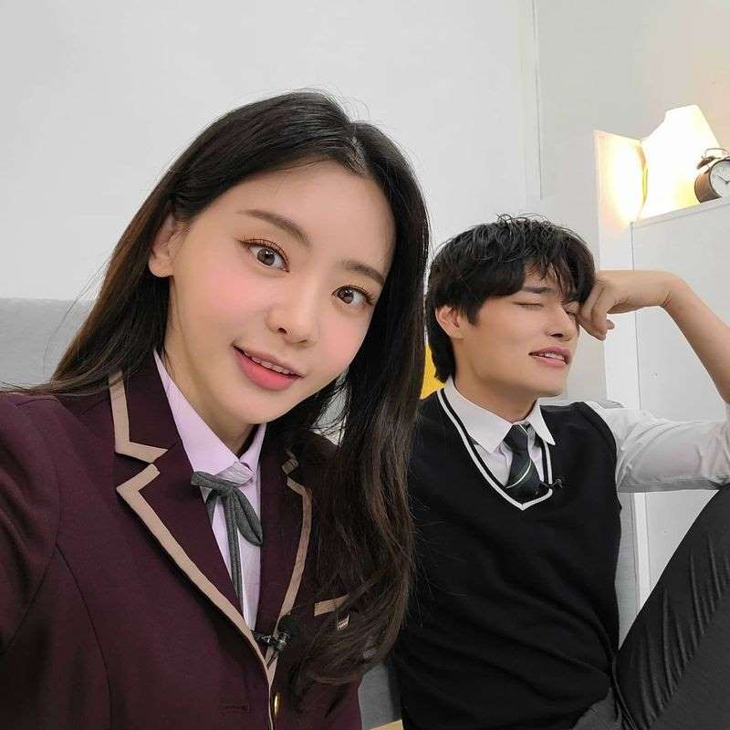  서유리, 30대 맞아? 믿기지 않는 동안 미모 “교복입고 신났어” [SNS컷]