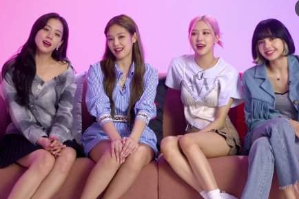 블랙핑크의 &amp;#39;BORN PINK&amp;#39; 월드 투어 영화: 뛰어난 공연과 글로벌 성공을 기념하며