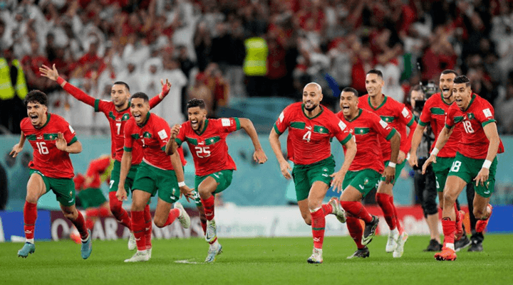 스페인전 승리 후 기뻐하는 모로코 선수들 사진