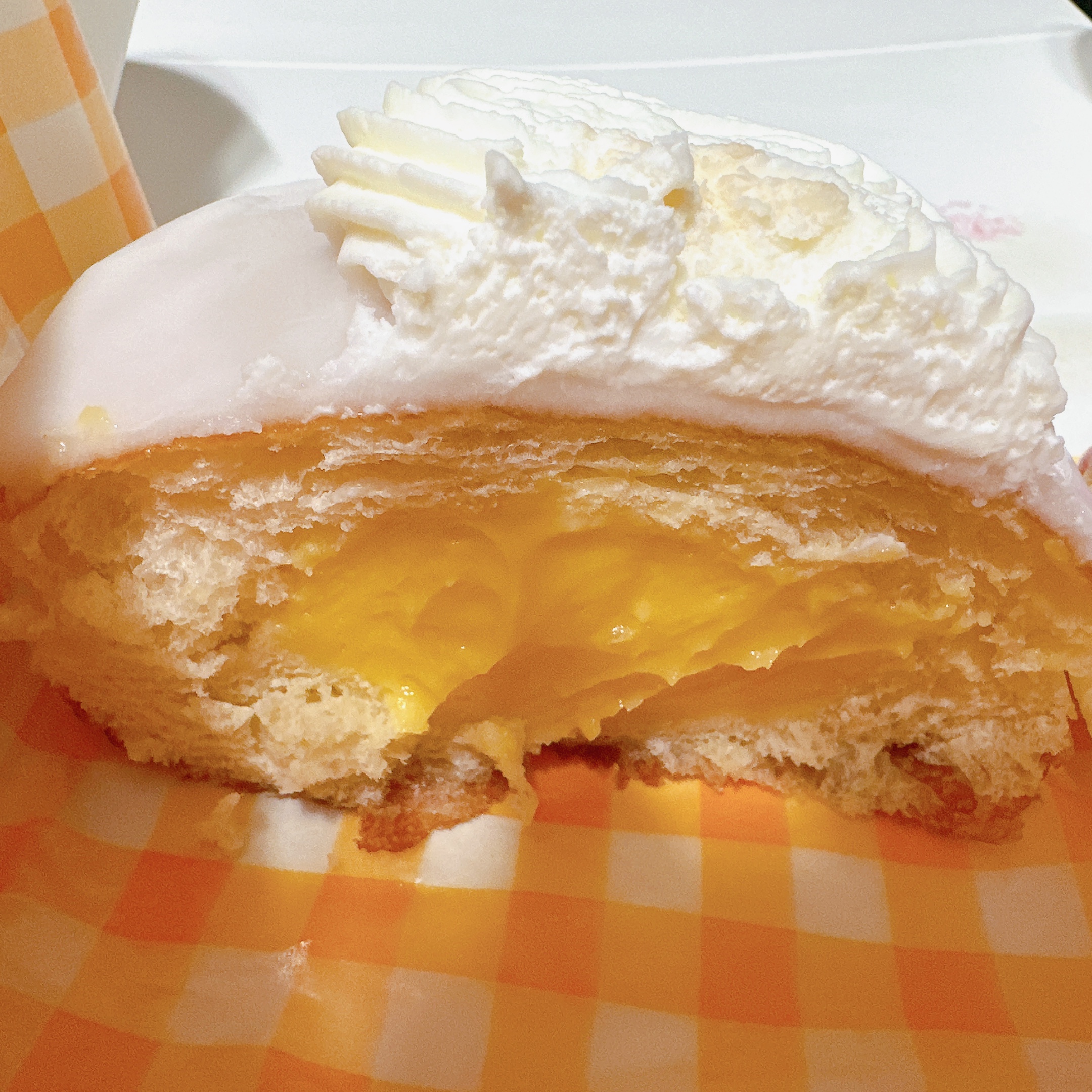 레몬슈크림-도넛-단면