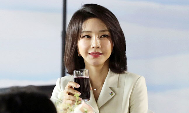  "김건희 여사 건진법사 신딸 의혹".. 고발당한 최민희, 결말은