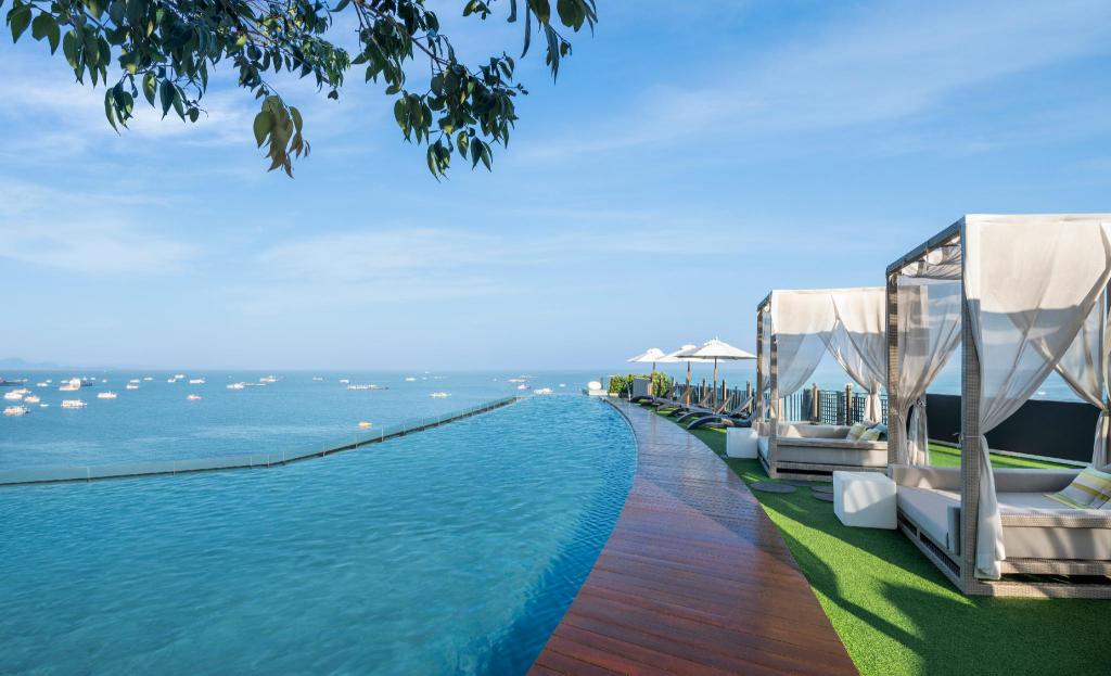 힐튼 파타야 (Hilton Pattaya)