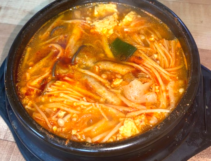 뚝배기-만두국