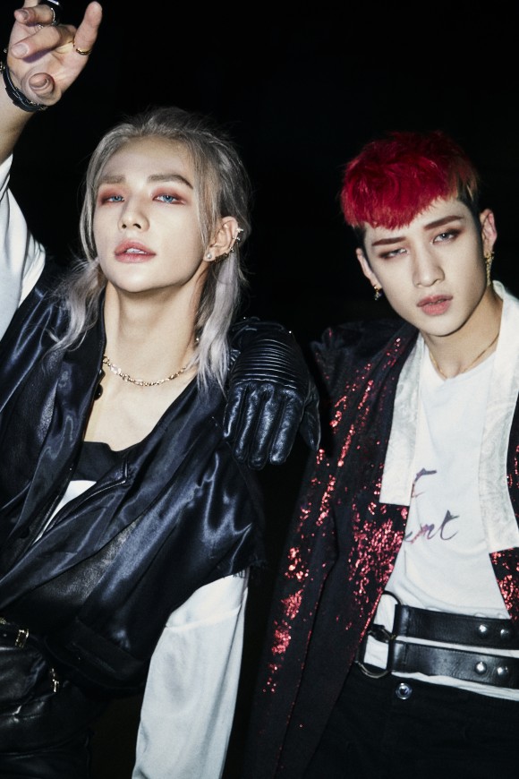 스트레이 키즈 - Back Door 리패키지인데! 초동에 뭐가... 부들부들 스트레이 키즈 - Back Door 리패키지인데! 초동에 뭐가... 부들부들