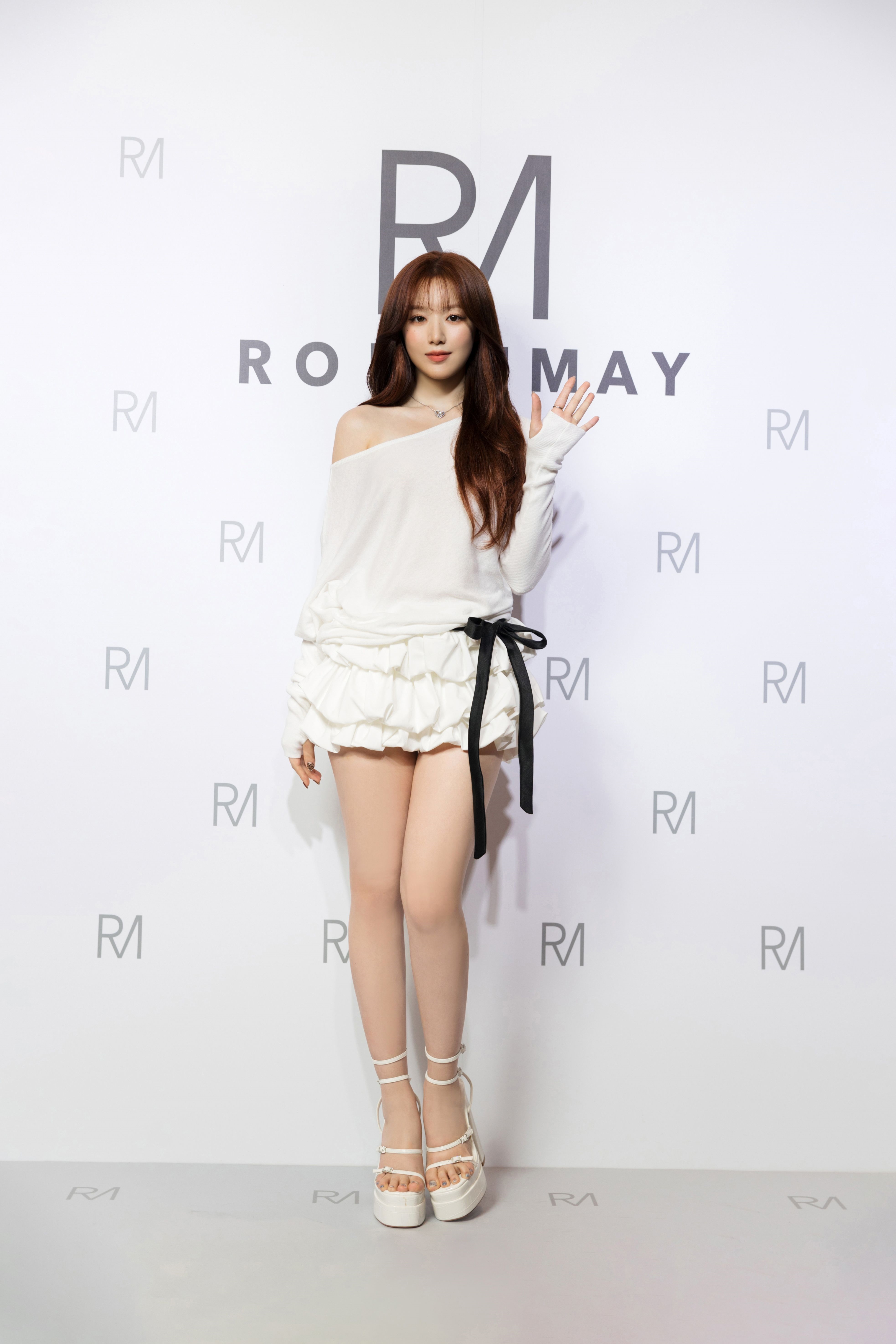 슈화 로빈메이 기자회견 화보 1