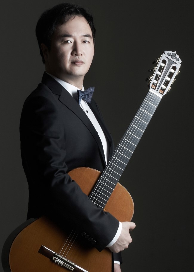 엄홍식 아틀리에 탐방 (1) 클래식 기타 제작자 12