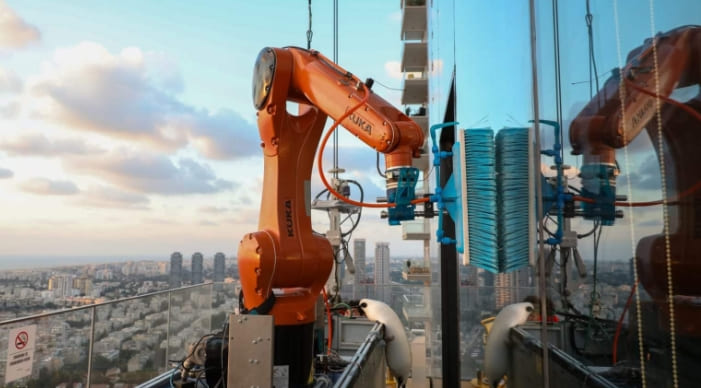  인명도 구하고 유리창도 닦고...스카이라인 로보틱스 창호 청소 로봇  VIDEO: Skyline Robotics Raises $6.5M To Automate High-Rise Window Washing
