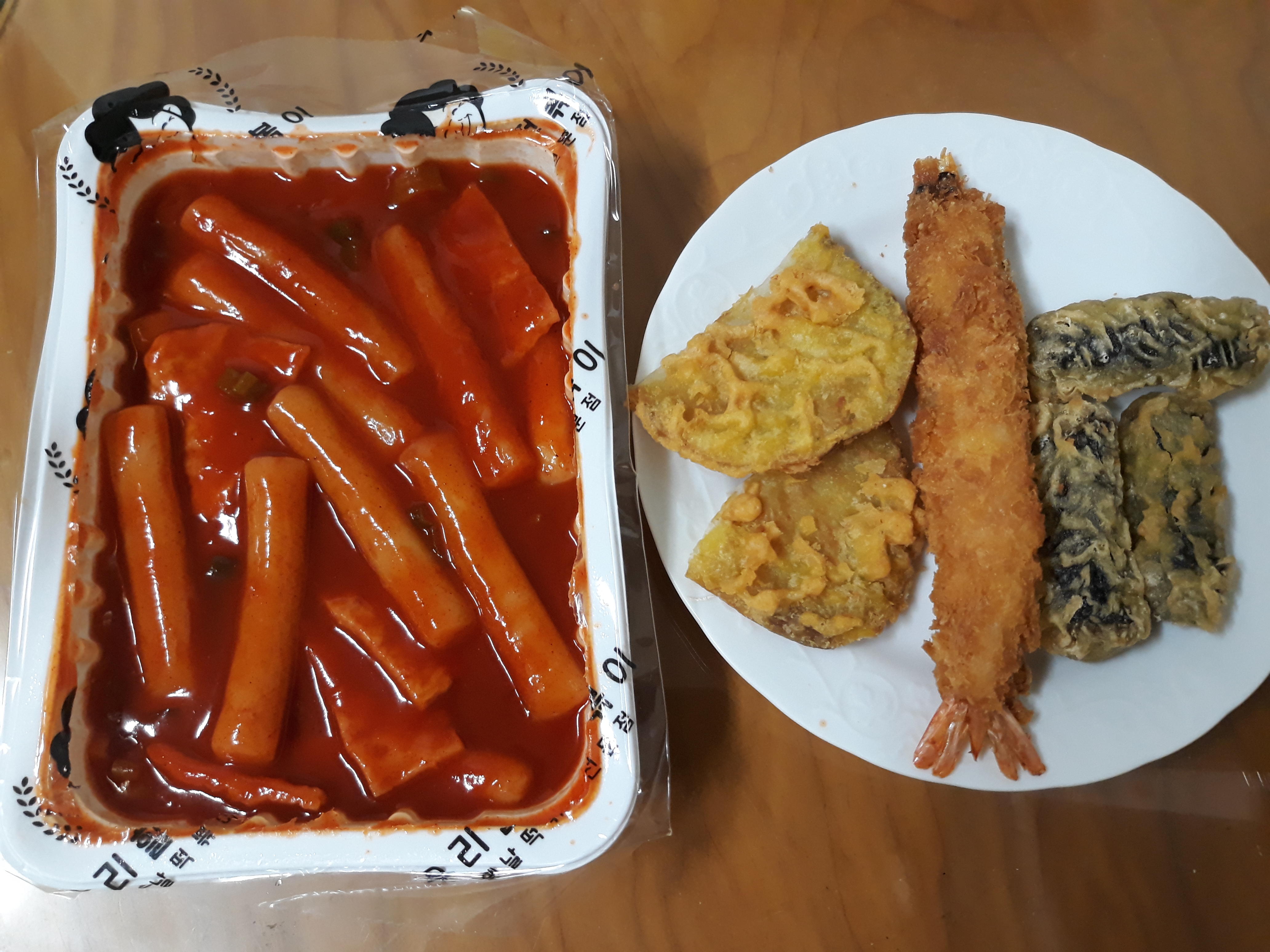  우리할매 떡볶이로 간식 타임을~