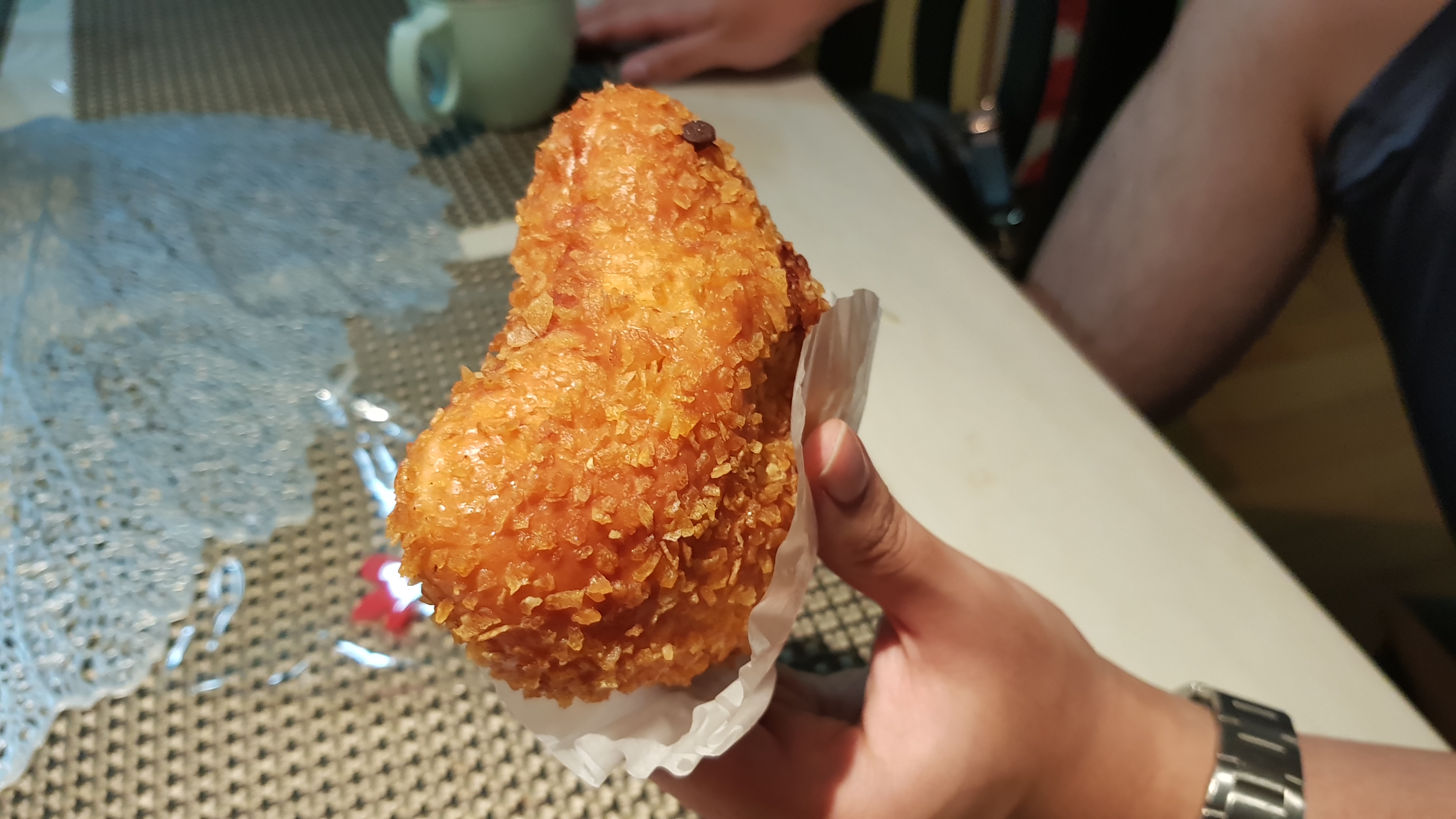  파리바게트 신메뉴 양념 치킨 빵, 치킨 듬뿍 고로케 리뷰