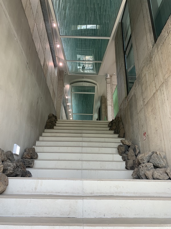 카페오알2층계단