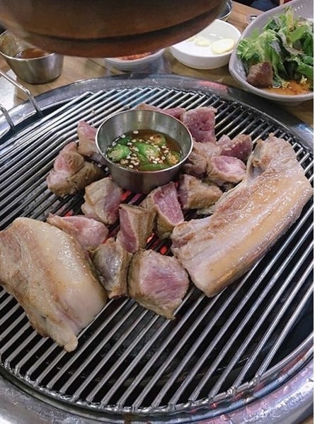 6시내고향 경남 함양 지리산 흑돼지 고기 구이 맛집 추천 