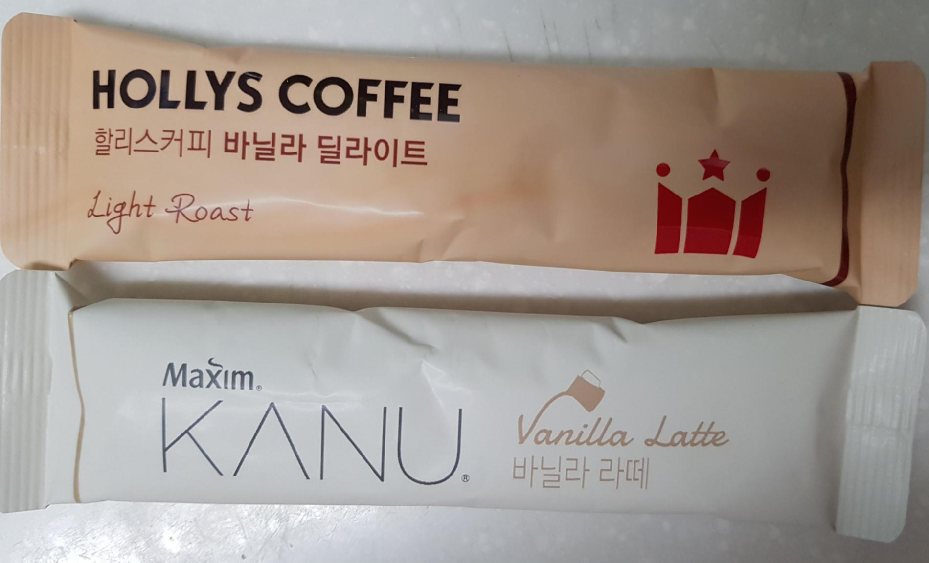  스틱커피-2) 할리스 바닐라 딜라이트와 카누 바닐라 라떼 비교