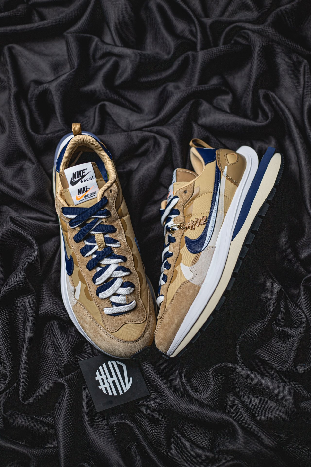  [NIKE x SACAI] H12 나이키 X 사카이 베이퍼와플 세서미 앤 블루 보이드 SEAME BLUE VOID DD1875-200