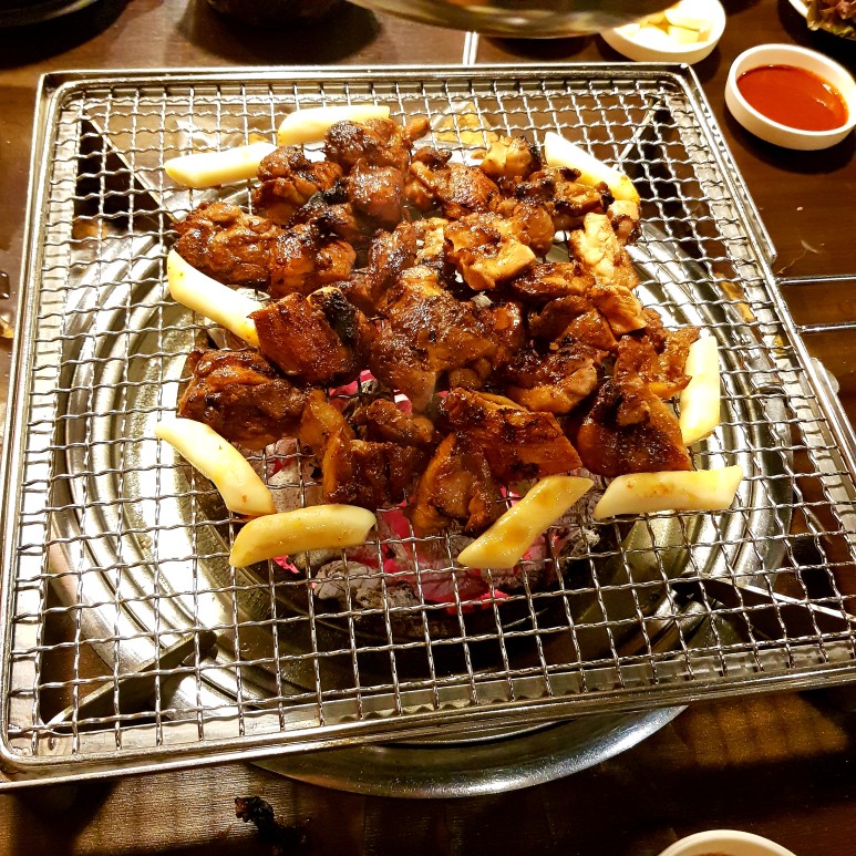  [맛집탐방] 대구 <밤새우는닭> 본점 닭을 숯불에 구워먹는 곳 !! :: 북구 서변동c