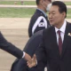  사면초가 몰린 이준석 尹대통령 마중 나갔다 성남 서울공항에 도착해 마중나온 이준석 국민의힘 대표와 악수 당 윤리위원회 징계 심의 앞두고 고립무원 처지 구애와 함께 여론전