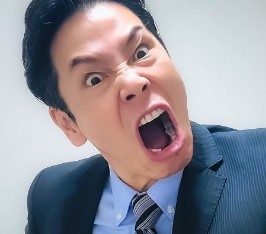 화가 엄청 난 남자