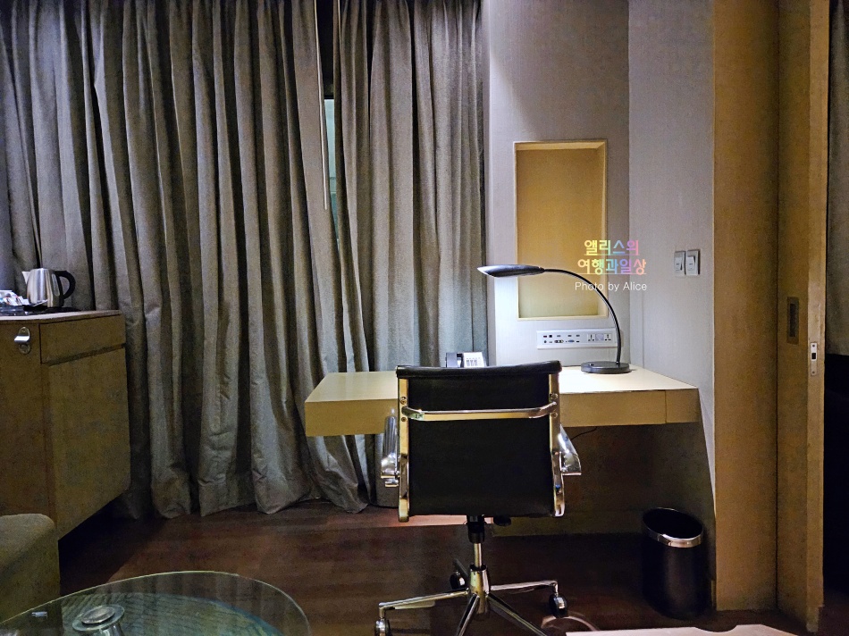 인도 델리 호텔 후기&#44; 홀리데이 인 뉴델리 인터내셔널 에어포트 스위트룸