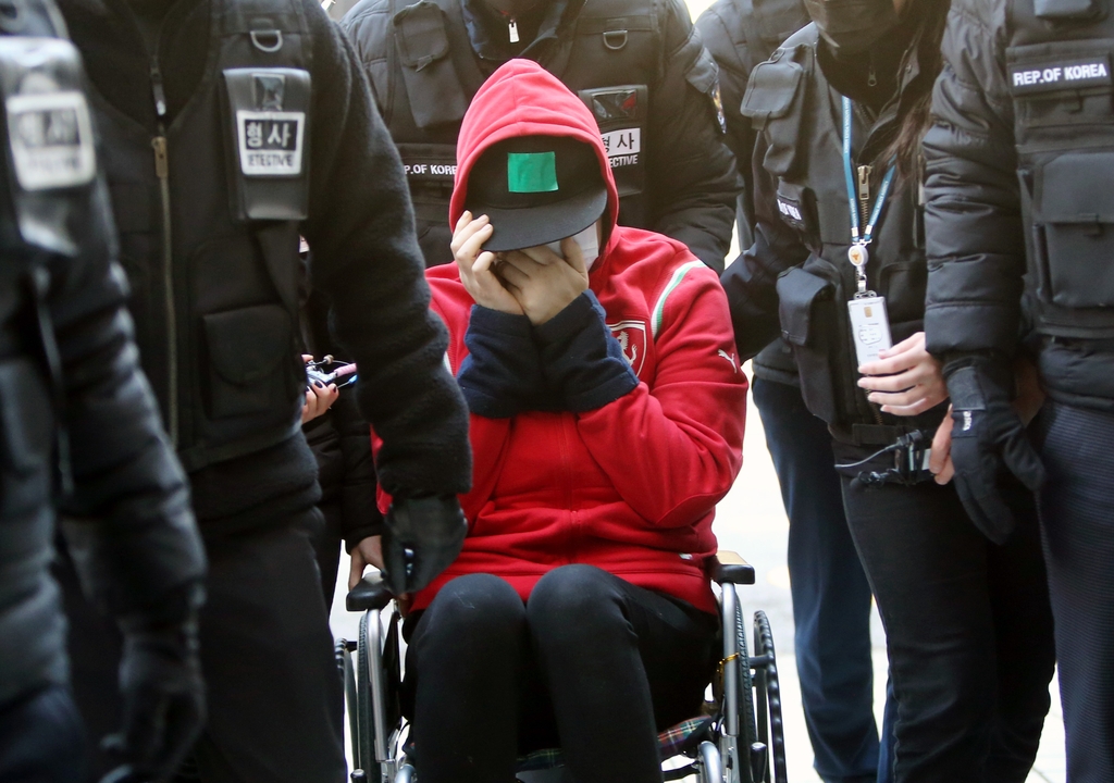  출생신고 없이 '엄마에 살해된 8살 딸', 아빠는 극단적 선택