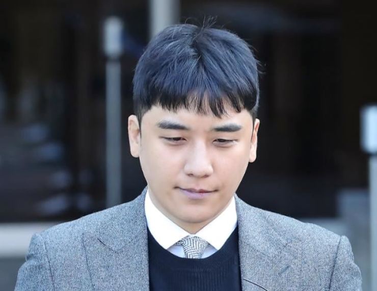  빅뱅 전 멤버 승리의 군대 전역 보류