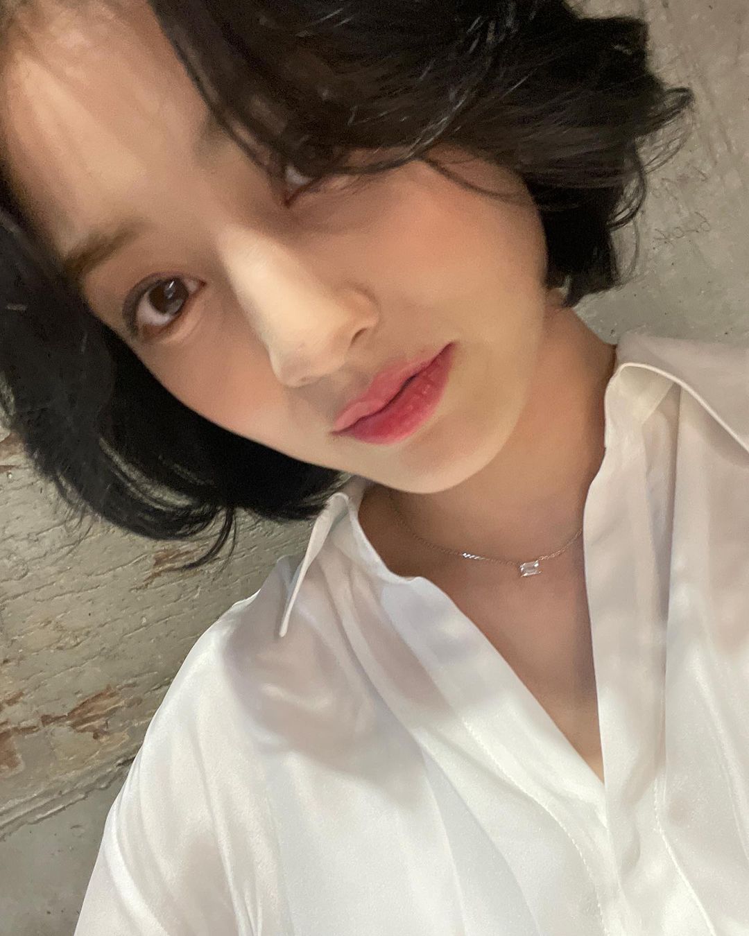  트와이스 지효 개인 인스타그램 셔츠 사진 몇장