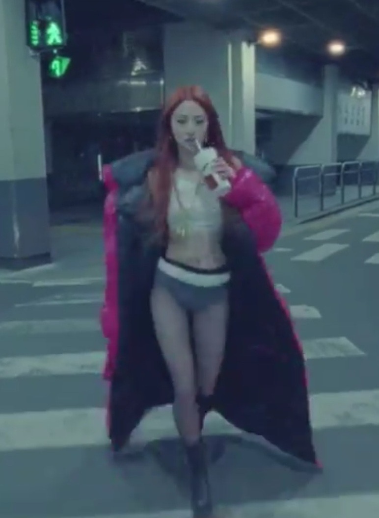 허윤진팬츠리스룩
