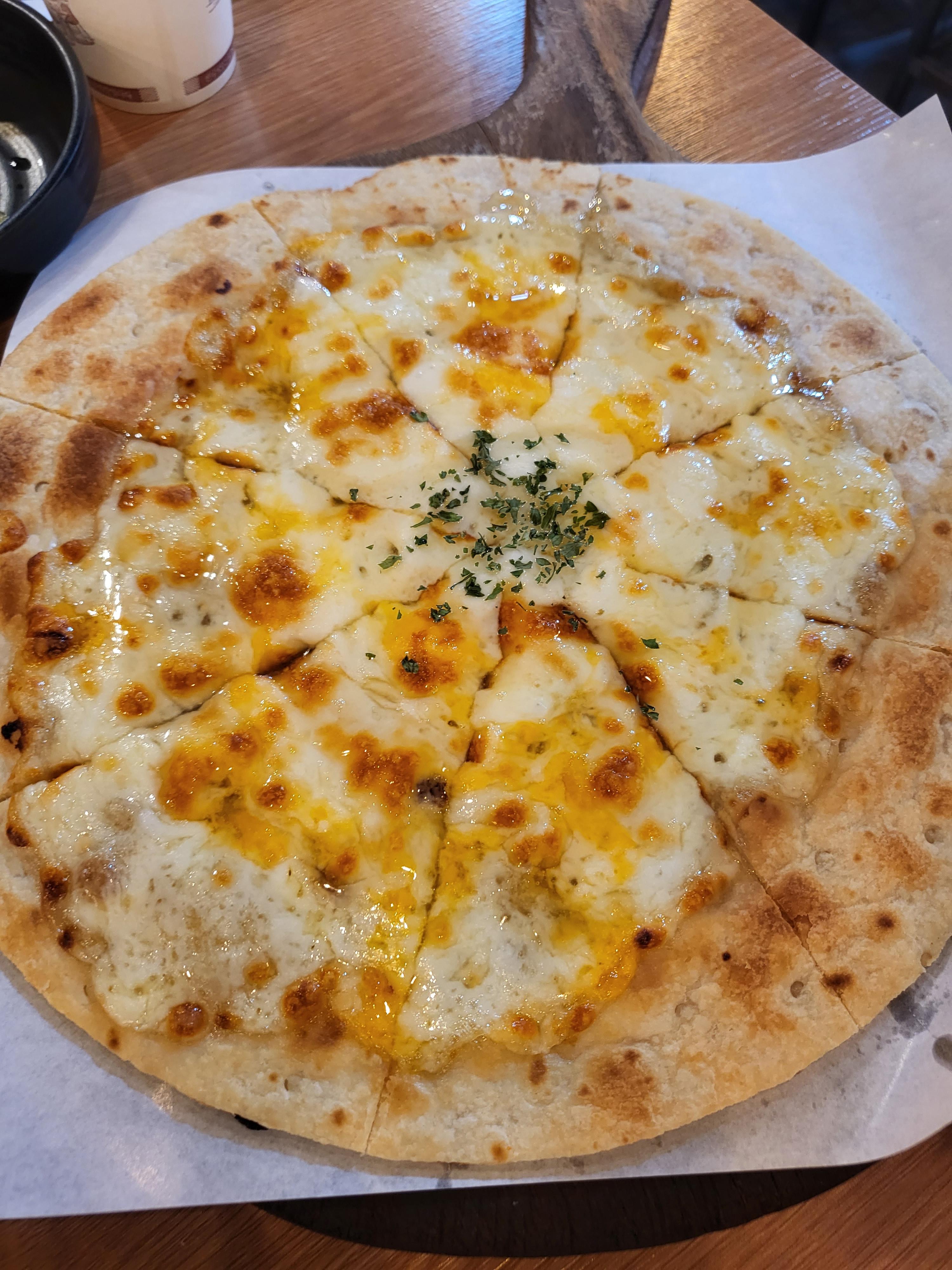고르곤졸라 피자